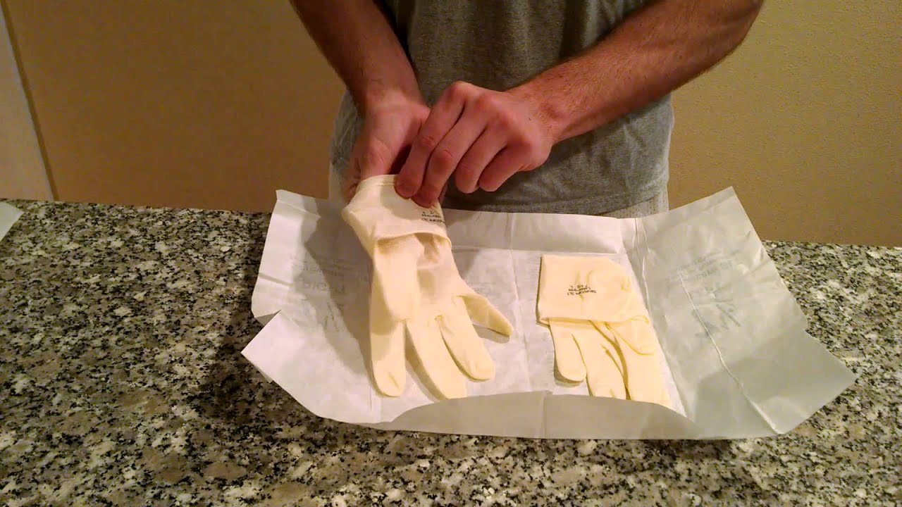 Applying and Removing Sterile Gloves Thumbnail